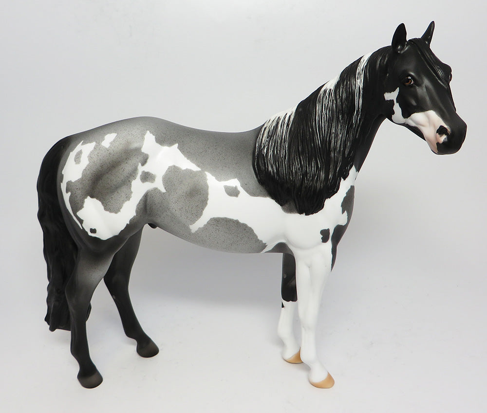 ROAN ME BLUE-OOAK BLUE ROAN ISH MODEL HORSE EA2017