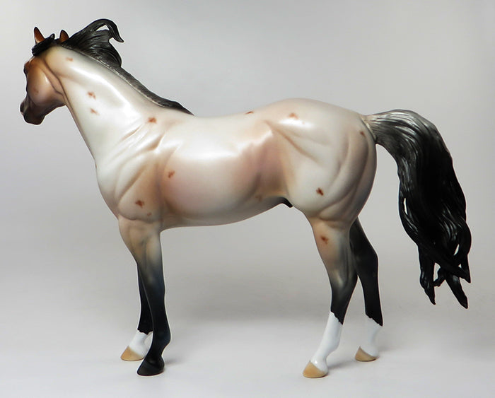 ROBIN HOOD CUSTOM-LE-5  BAY ROAN ISH MODEL HORSE EQ 2016