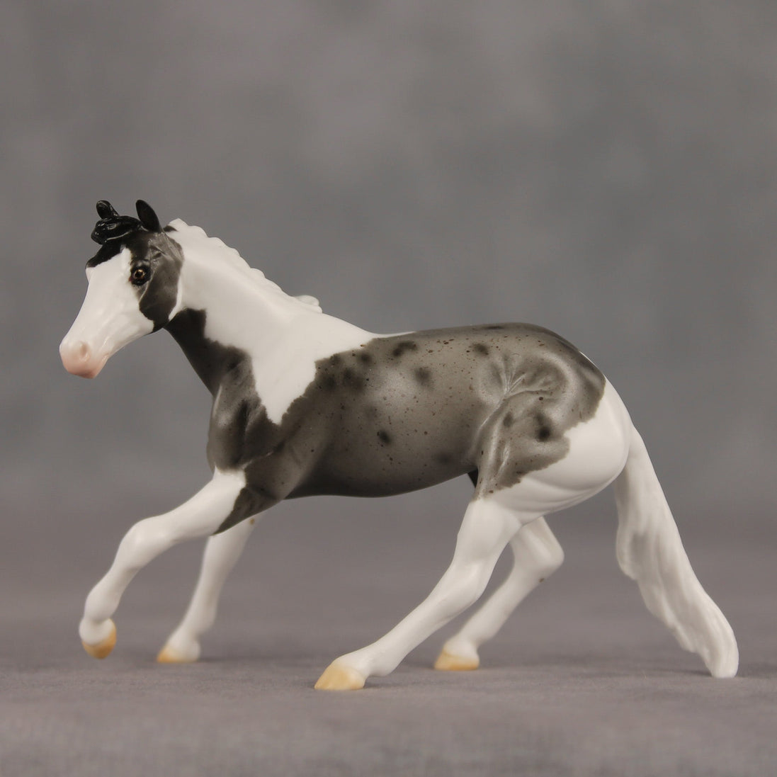 Scenic Overlook OOAK Chip Cutting Horse by Ellen Robbins SHCF26