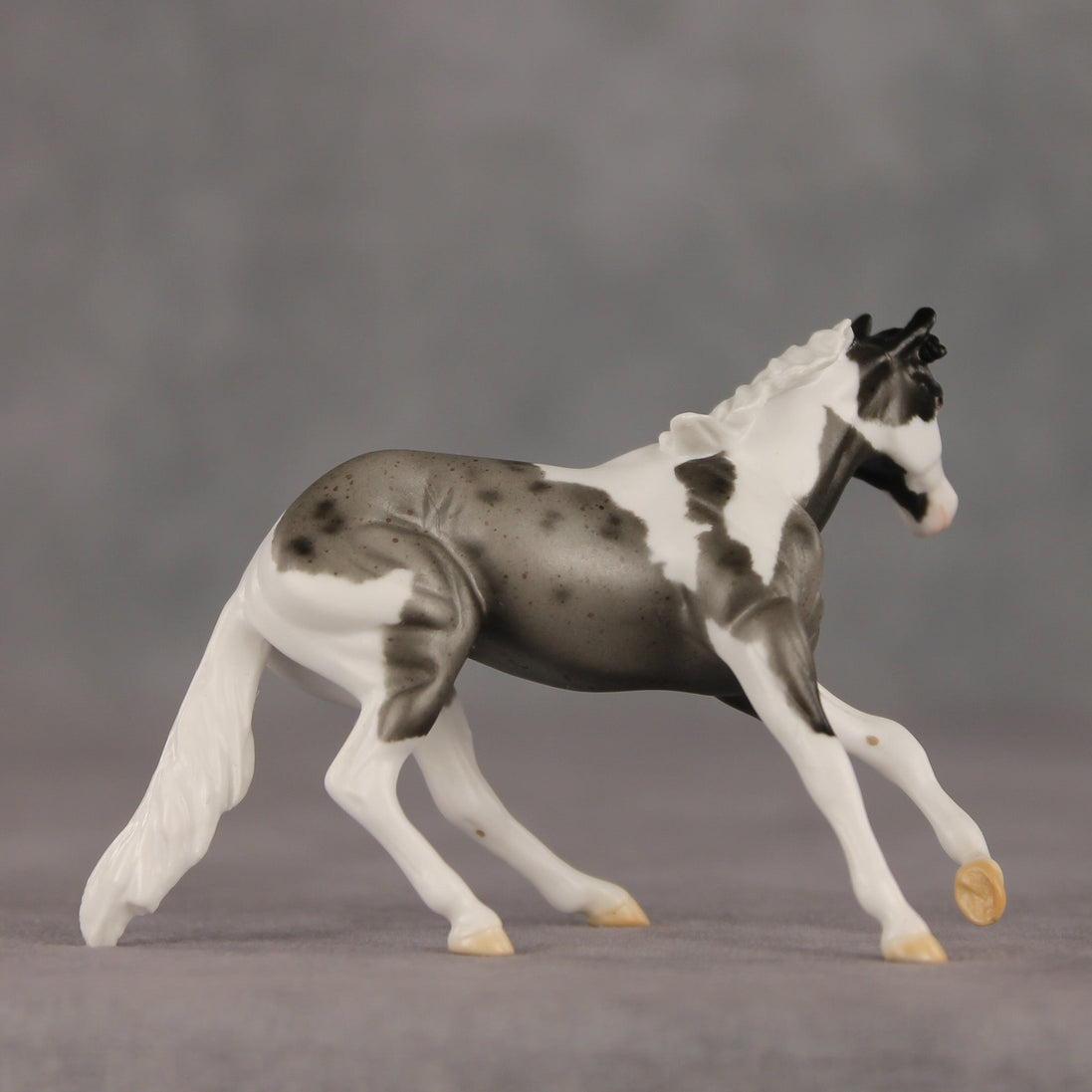 Scenic Overlook OOAK Chip Cutting Horse by Ellen Robbins SHCF26