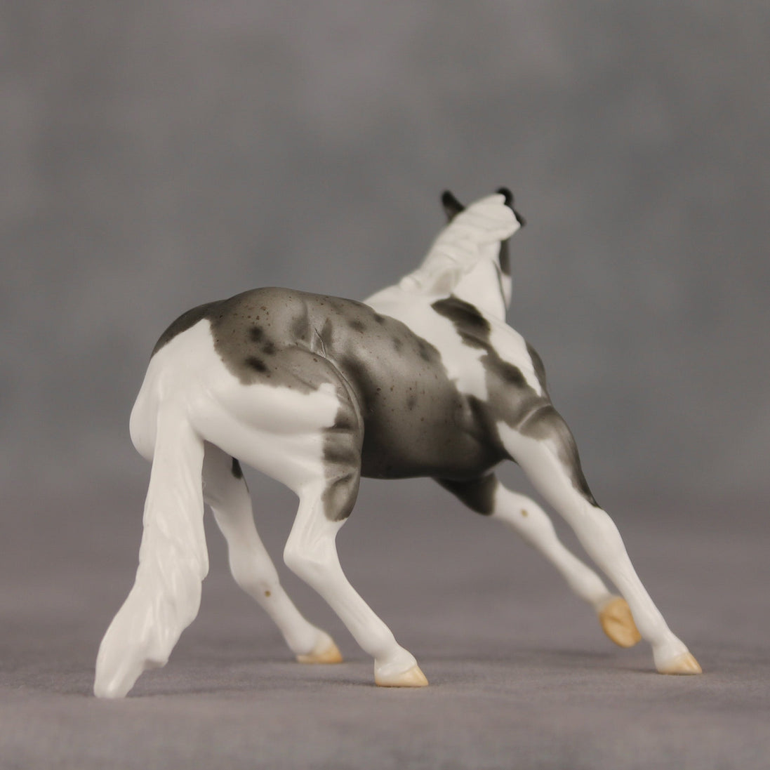 Scenic Overlook OOAK Chip Cutting Horse by Ellen Robbins SHCF26