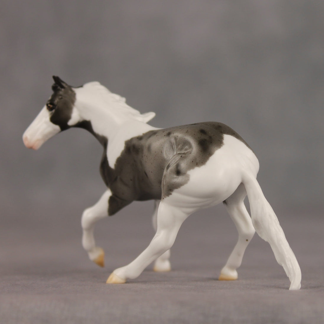 Scenic Overlook OOAK Chip Cutting Horse by Ellen Robbins SHCF26
