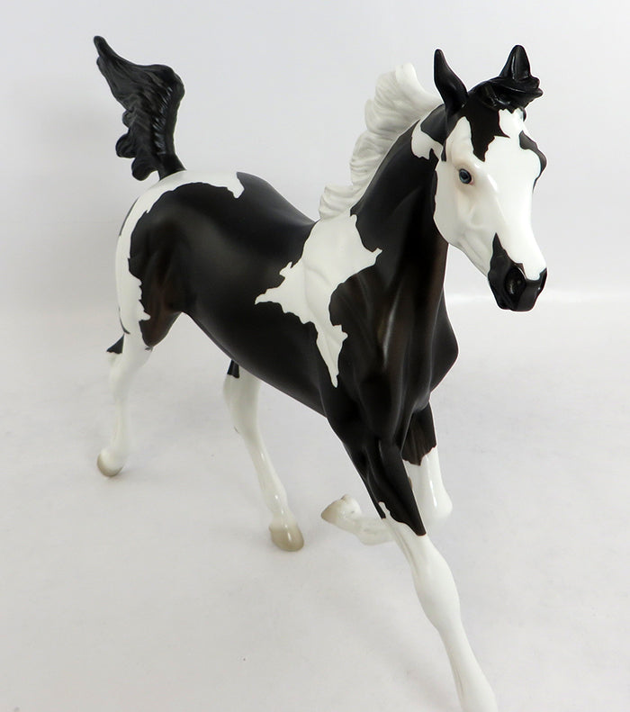 SCORE-OOAK BLACK PAINT YEARLING MODEL HORSE 2/5