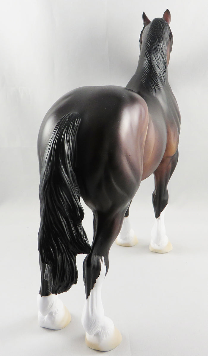 HULK-OOAK DAPPLE BAY STANDING DRAFTER MODEL HORSE 9/8