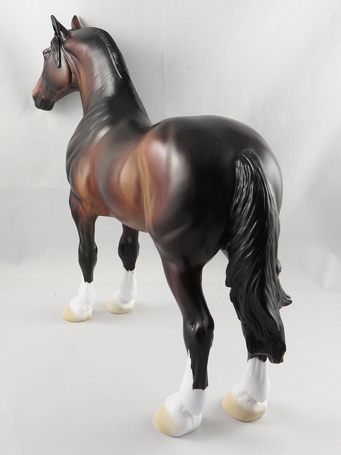 HULK-OOAK DAPPLE BAY STANDING DRAFTER MODEL HORSE 9/8