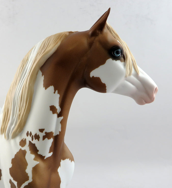 SIDELINE-OOAK CHESTNUT PAINT MORGAN MODEL HORSE 2/5