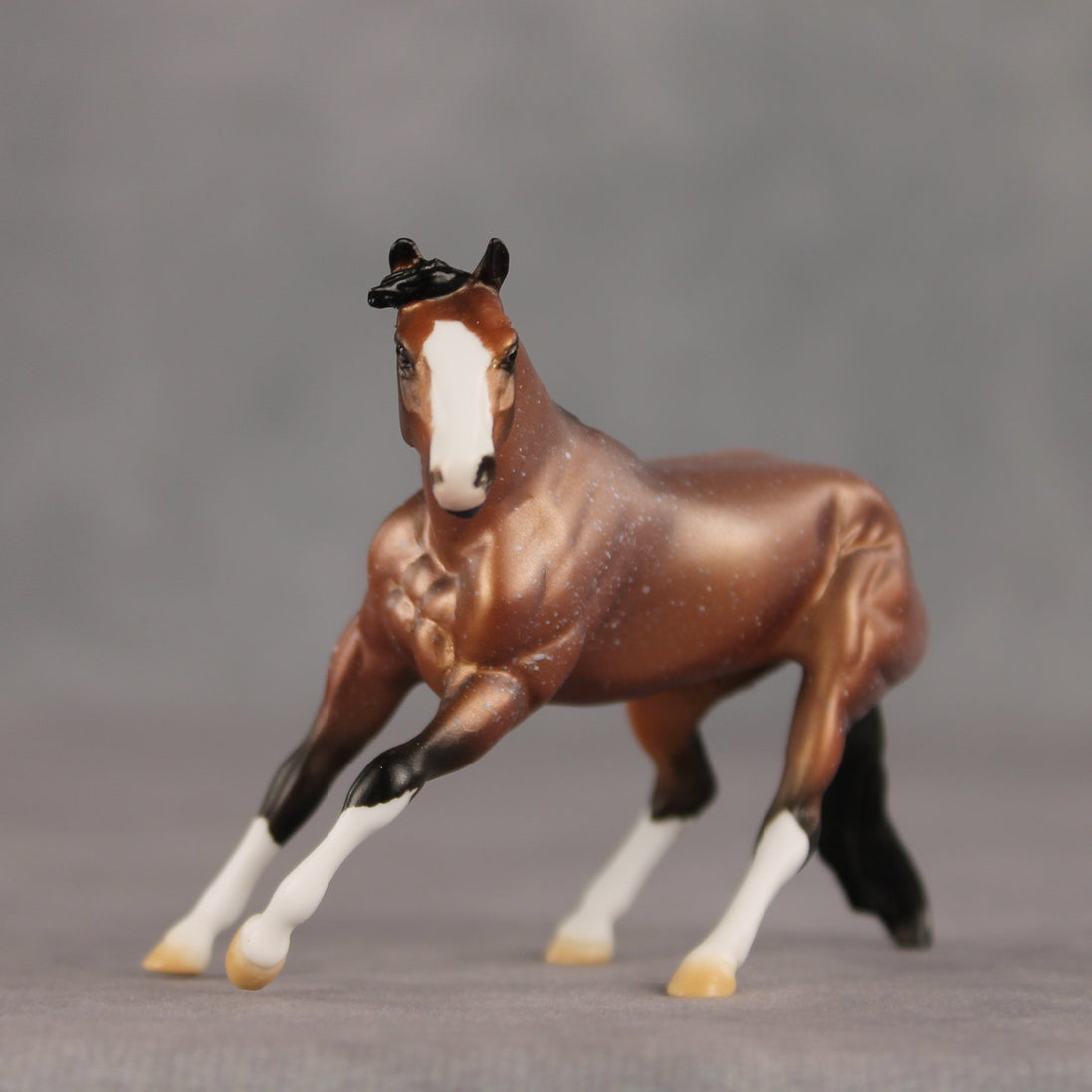 Sightseer OOAK Chip Cutting Horse by Ellen Robbins SHCF26