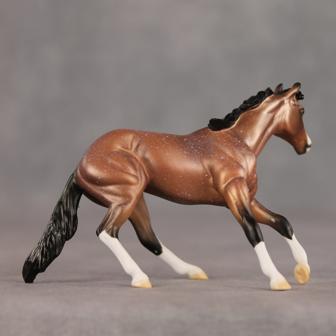 Sightseer OOAK Chip Cutting Horse by Ellen Robbins SHCF26