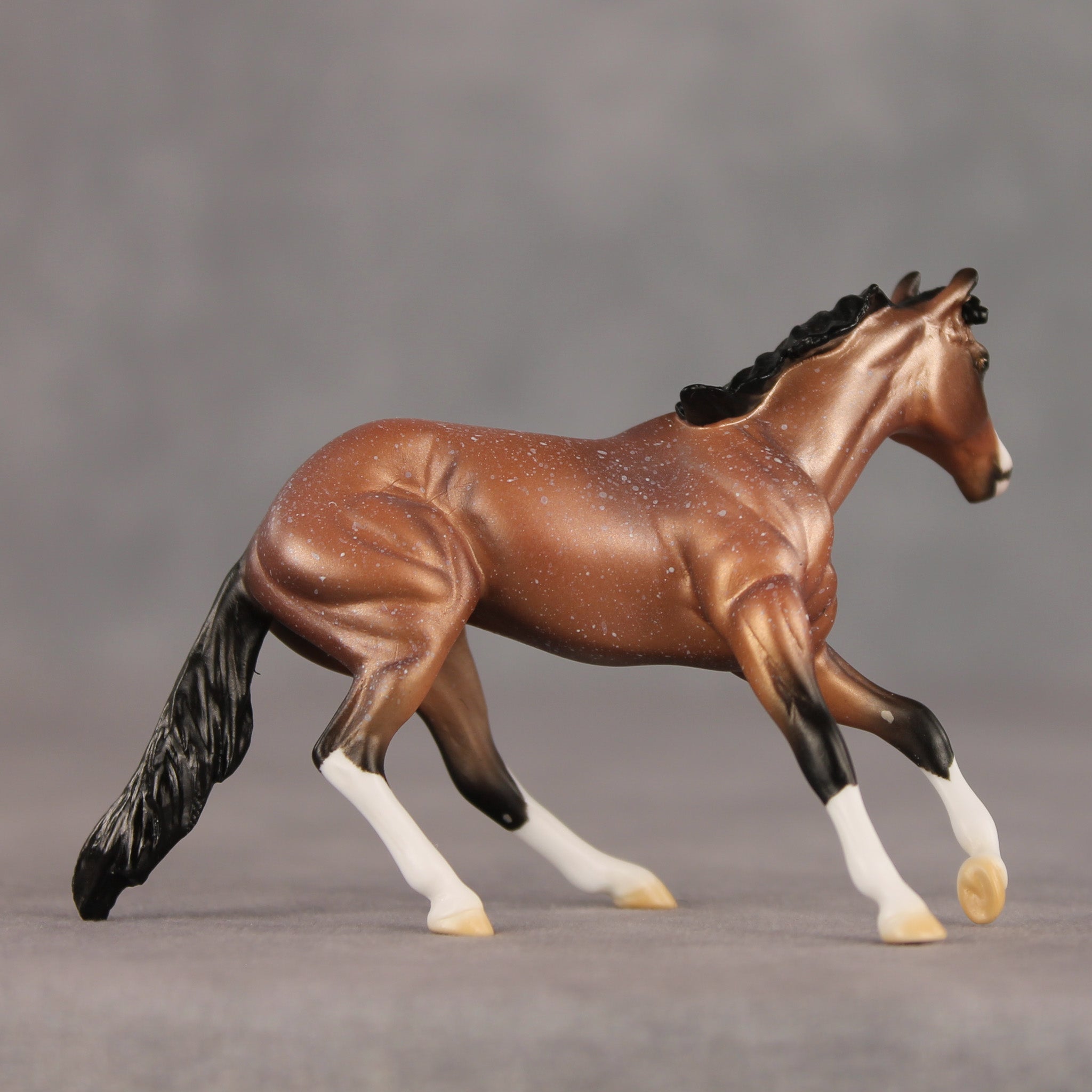 Sightseer OOAK Chip Cutting Horse by Ellen Robbins SHCF26