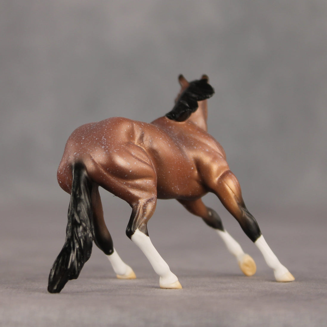 Sightseer OOAK Chip Cutting Horse by Ellen Robbins SHCF26