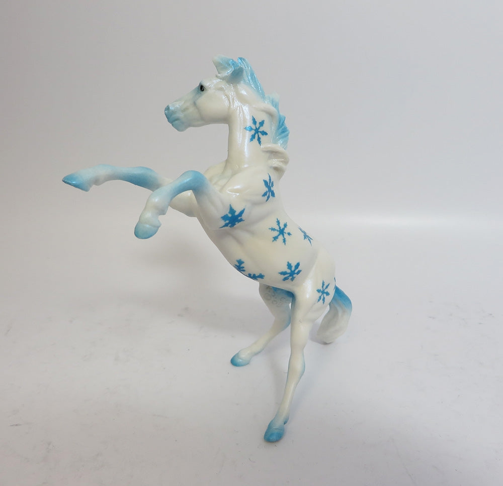 SNOWFALL-OOAK SNOWFLAKE REARING HORSE CHIP MODEL HORSE WHS 2017