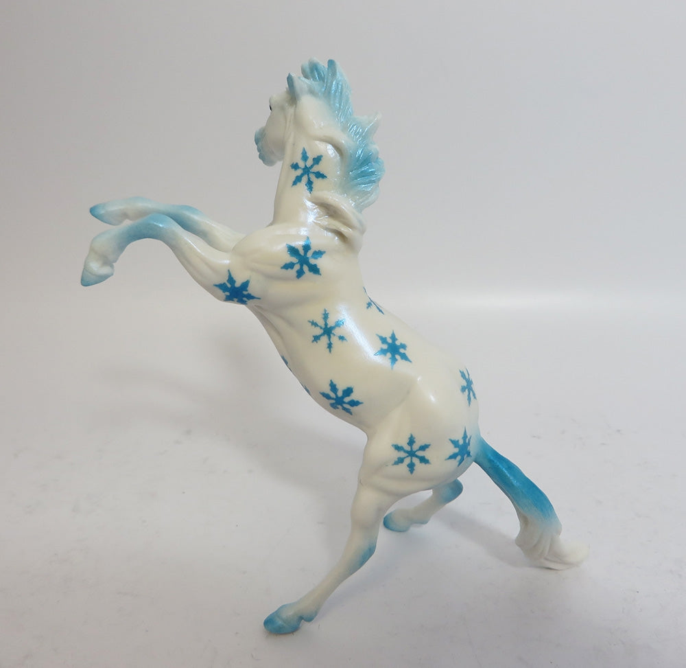 SNOWFALL-OOAK SNOWFLAKE REARING HORSE CHIP MODEL HORSE WHS 2017