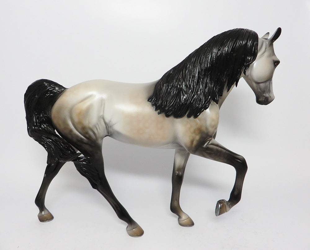 STONEWALL-OOAK DAPPLE GREY TENNESSEE WALKING MODEL HORSE EQ 2017