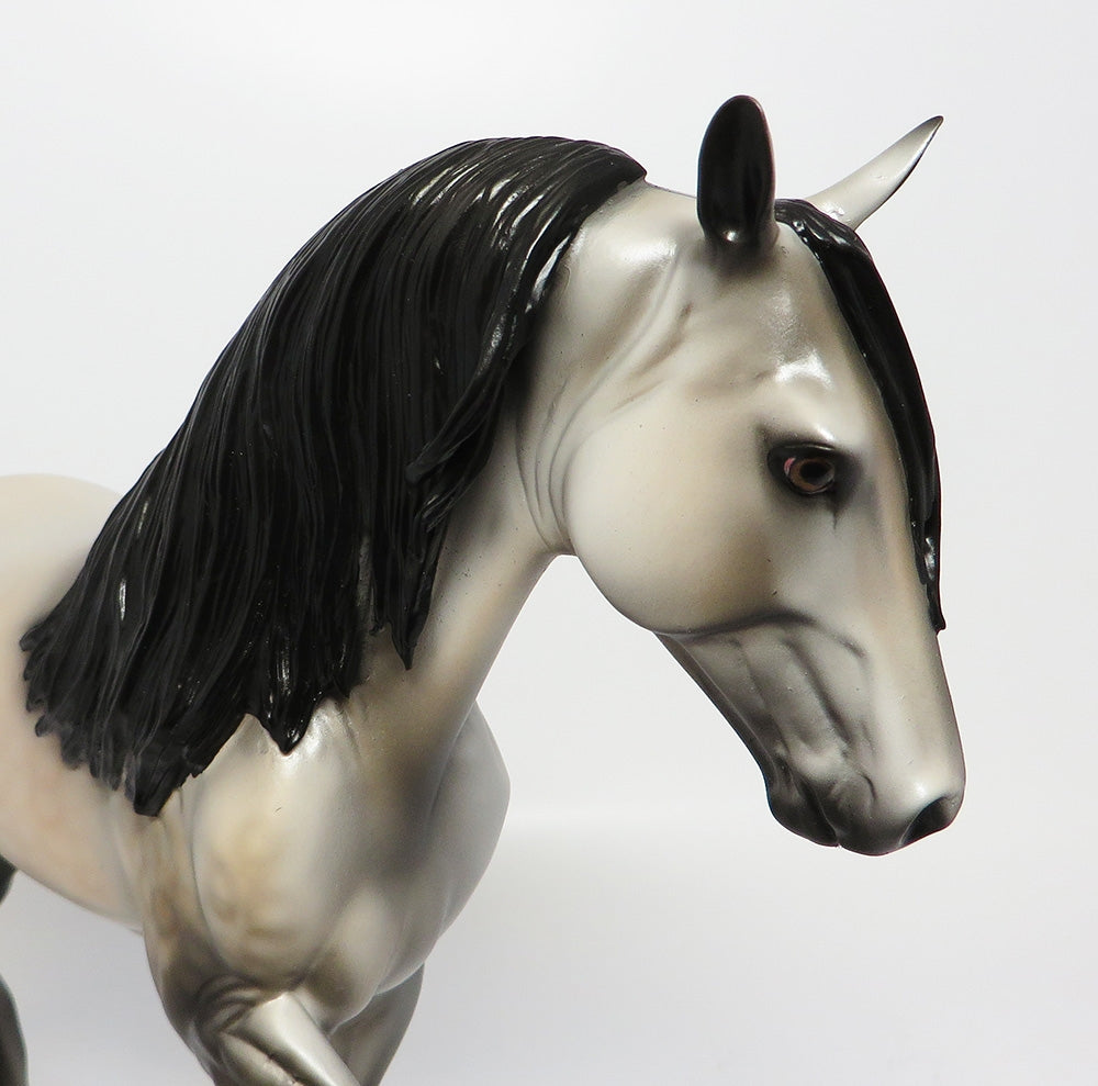 STONEWALL-OOAK DAPPLE GREY TENNESSEE WALKING MODEL HORSE EQ 2017