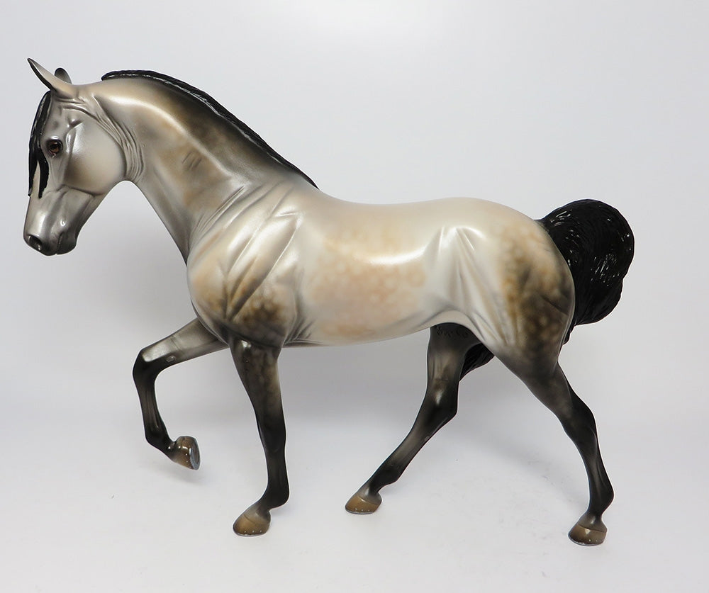 STONEWALL-OOAK DAPPLE GREY TENNESSEE WALKING MODEL HORSE EQ 2017