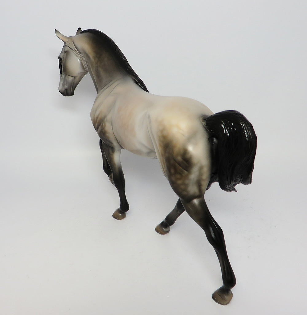 STONEWALL-OOAK DAPPLE GREY TENNESSEE WALKING MODEL HORSE EQ 2017