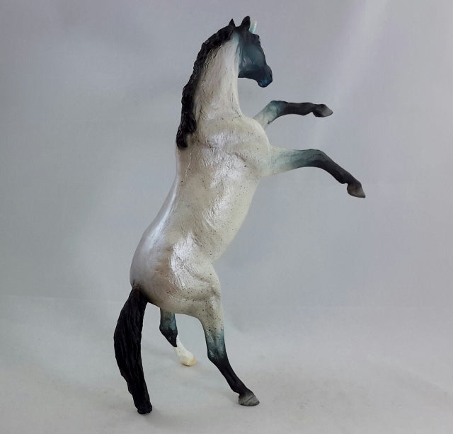 LELORE - Blue Roan Rearing Model Horse