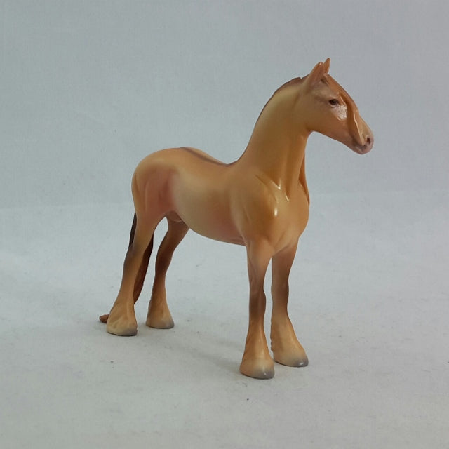 BERKLEY - Amber Champagne Dun Chip by Caroline Boydston