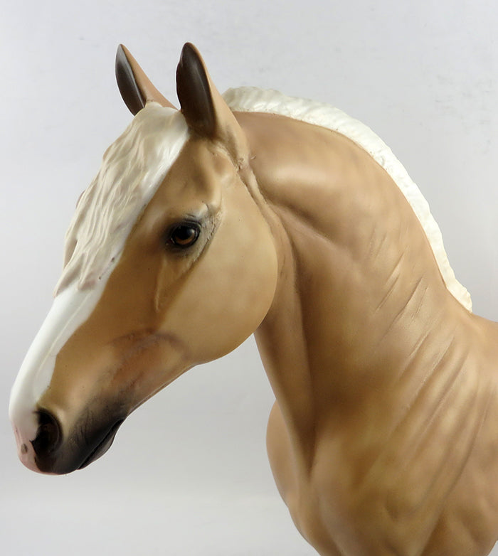 THE FRIDGE-OOAK BLONDE STANDING DRAFTER MODEL HORSE 2/5