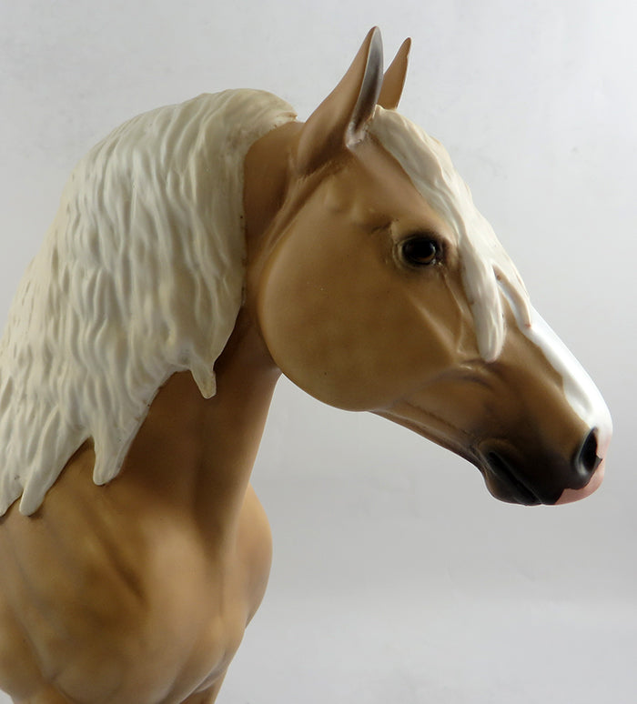 THE FRIDGE-OOAK BLONDE STANDING DRAFTER MODEL HORSE 2/5