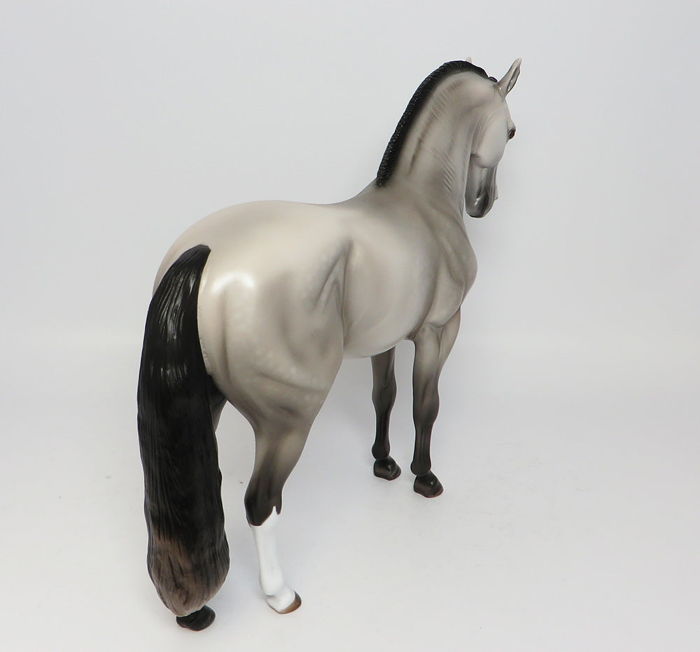 TIME SQUARE LE-4 DAPPLE GREY ROACHED MANE ANDALUSIAN EQ 2017