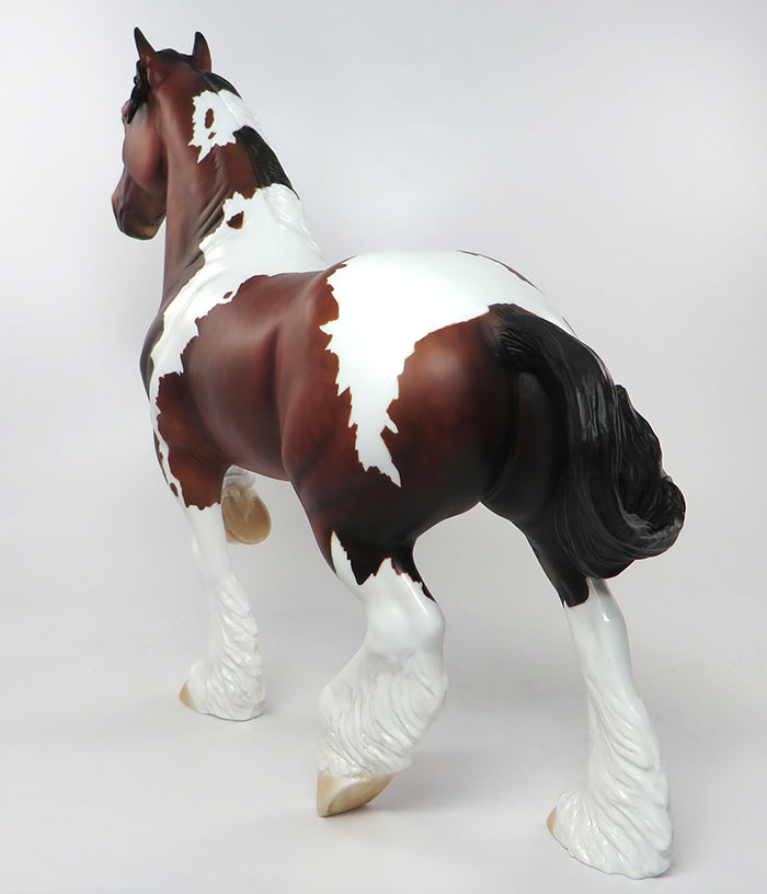 TOM THUMB-LE-4 DAPPLE BAY PAINT TROTTING DRAFTER MODEL HORSE EQ 2016 7/28