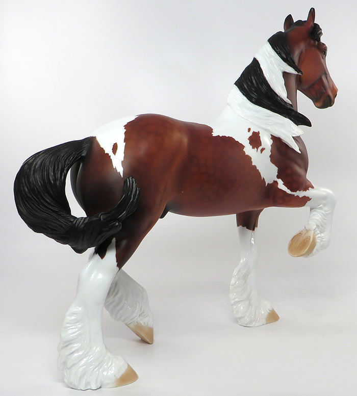 TOM THUMB-LE-4 DAPPLE BAY PAINT TROTTING DRAFTER MODEL HORSE EQ 2016 7/28