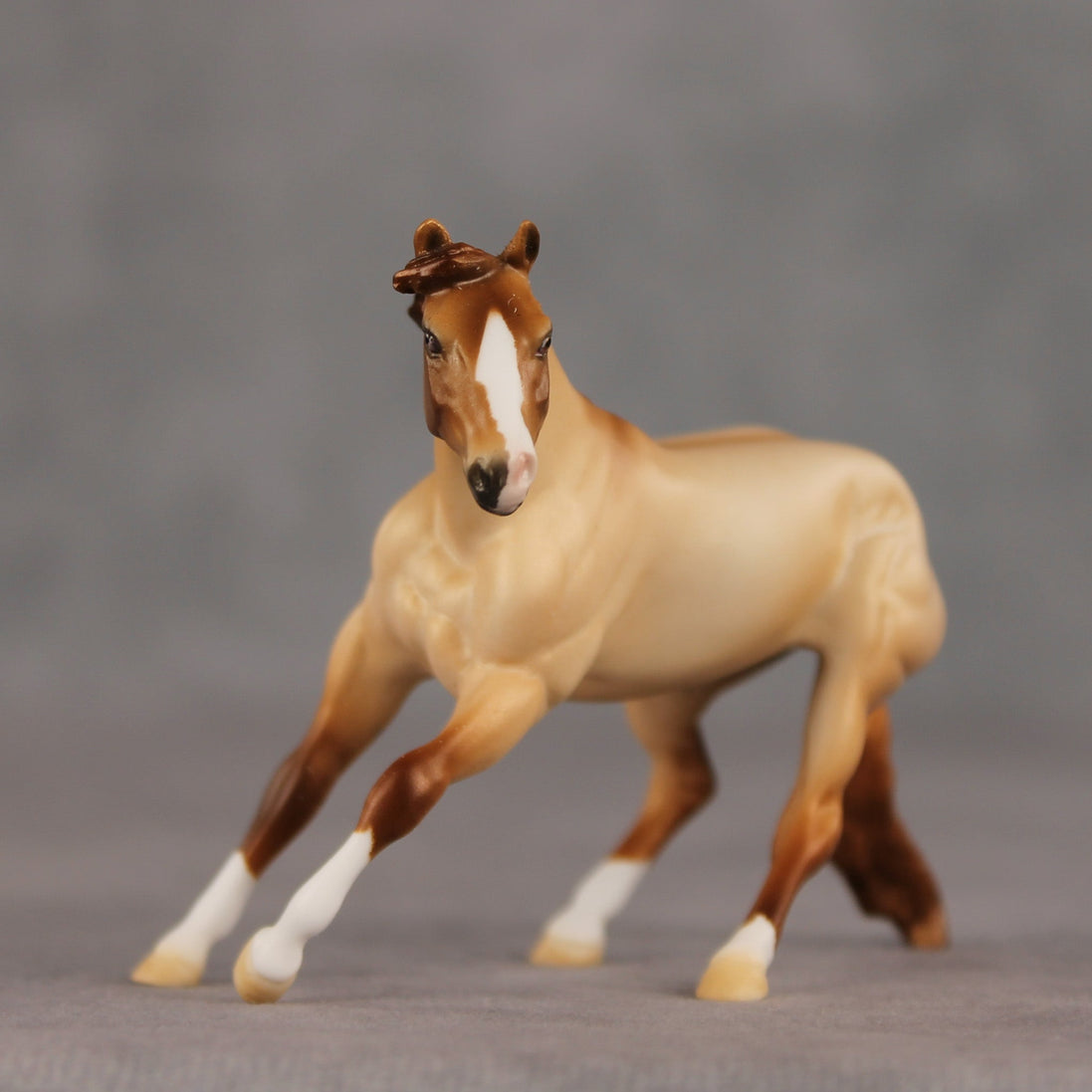 Trailhead OOAK Chip Cutting Horse by Ellen Robbins SHCF26