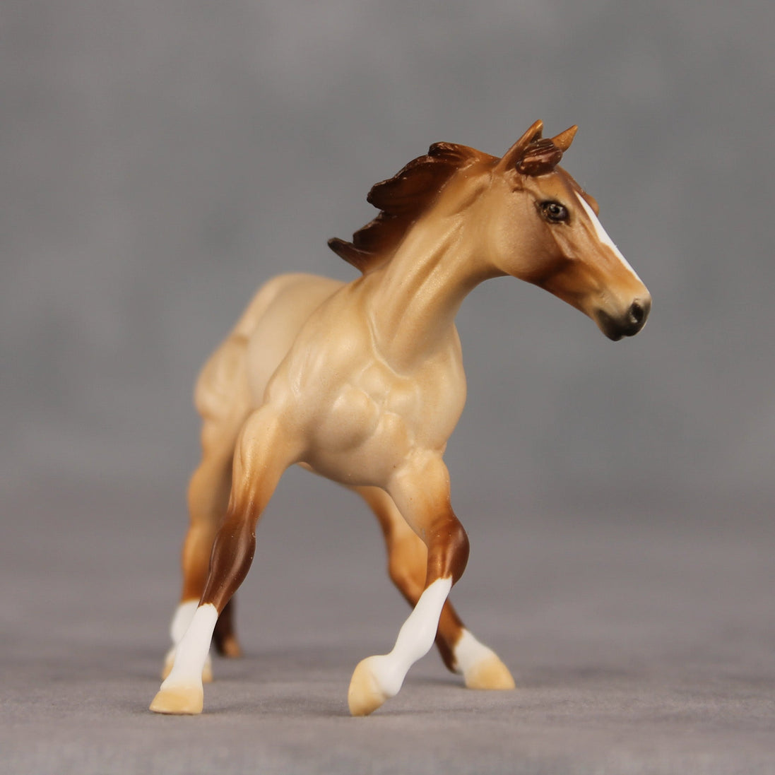 Trailhead OOAK Chip Cutting Horse by Ellen Robbins SHCF26