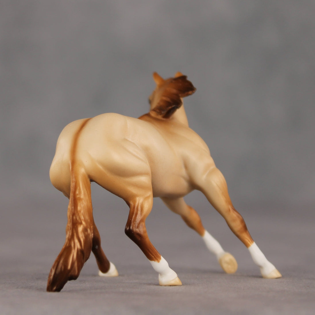 Trailhead OOAK Chip Cutting Horse by Ellen Robbins SHCF26