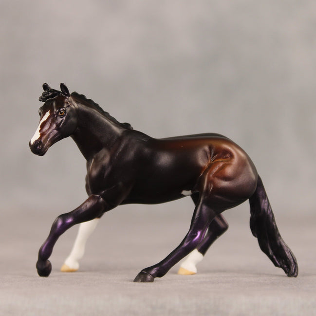 Violet Flash OOAK Chip Cutting Horse by Anna Rieck SHCF26