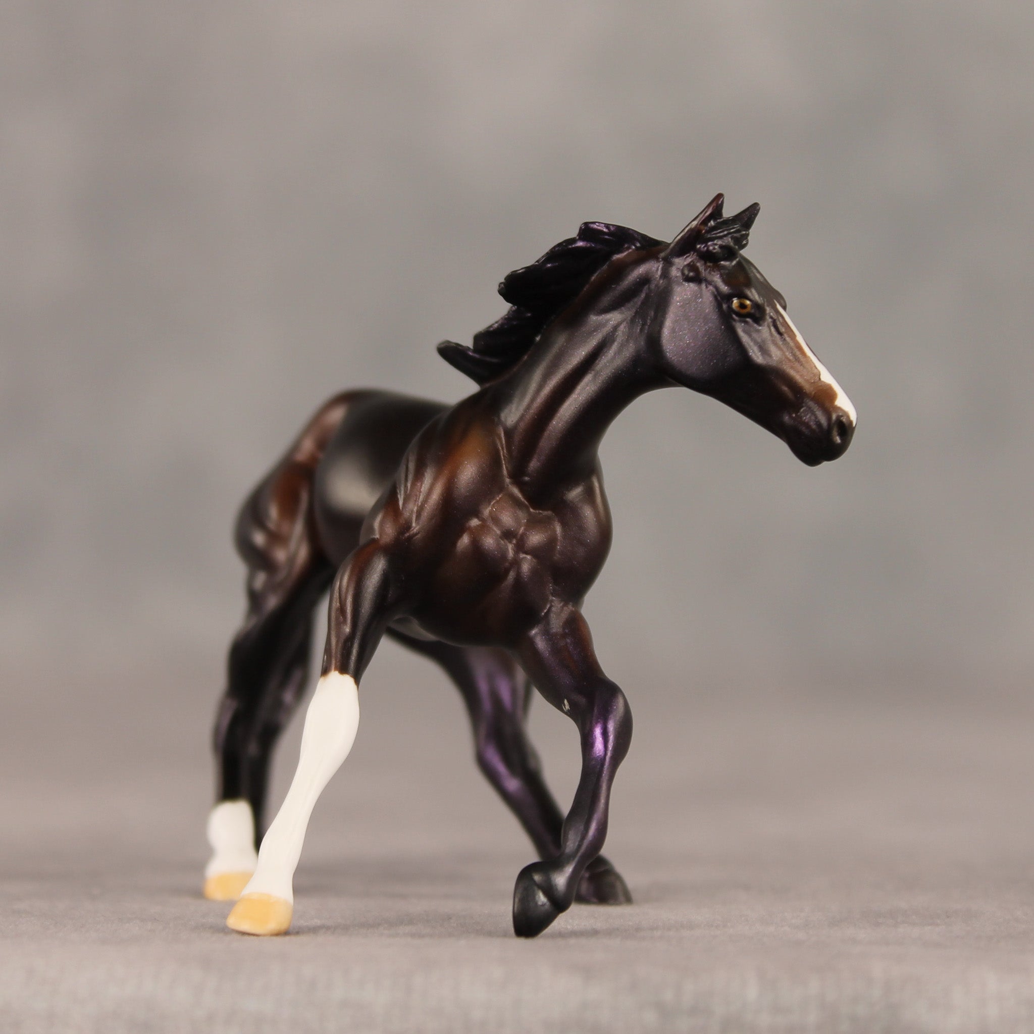Violet Flash OOAK Chip Cutting Horse by Anna Rieck SHCF26