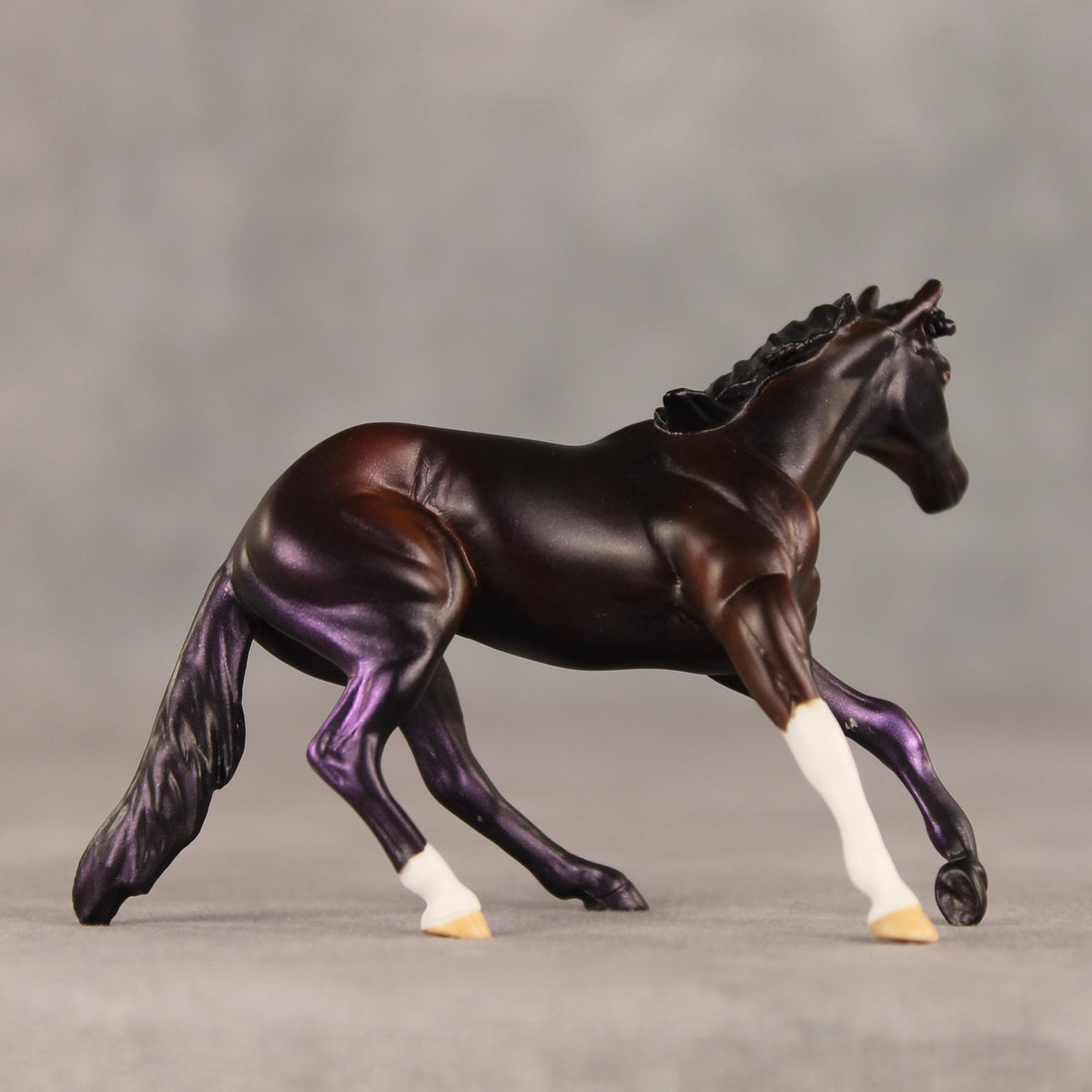 Violet Flash OOAK Chip Cutting Horse by Anna Rieck SHCF26