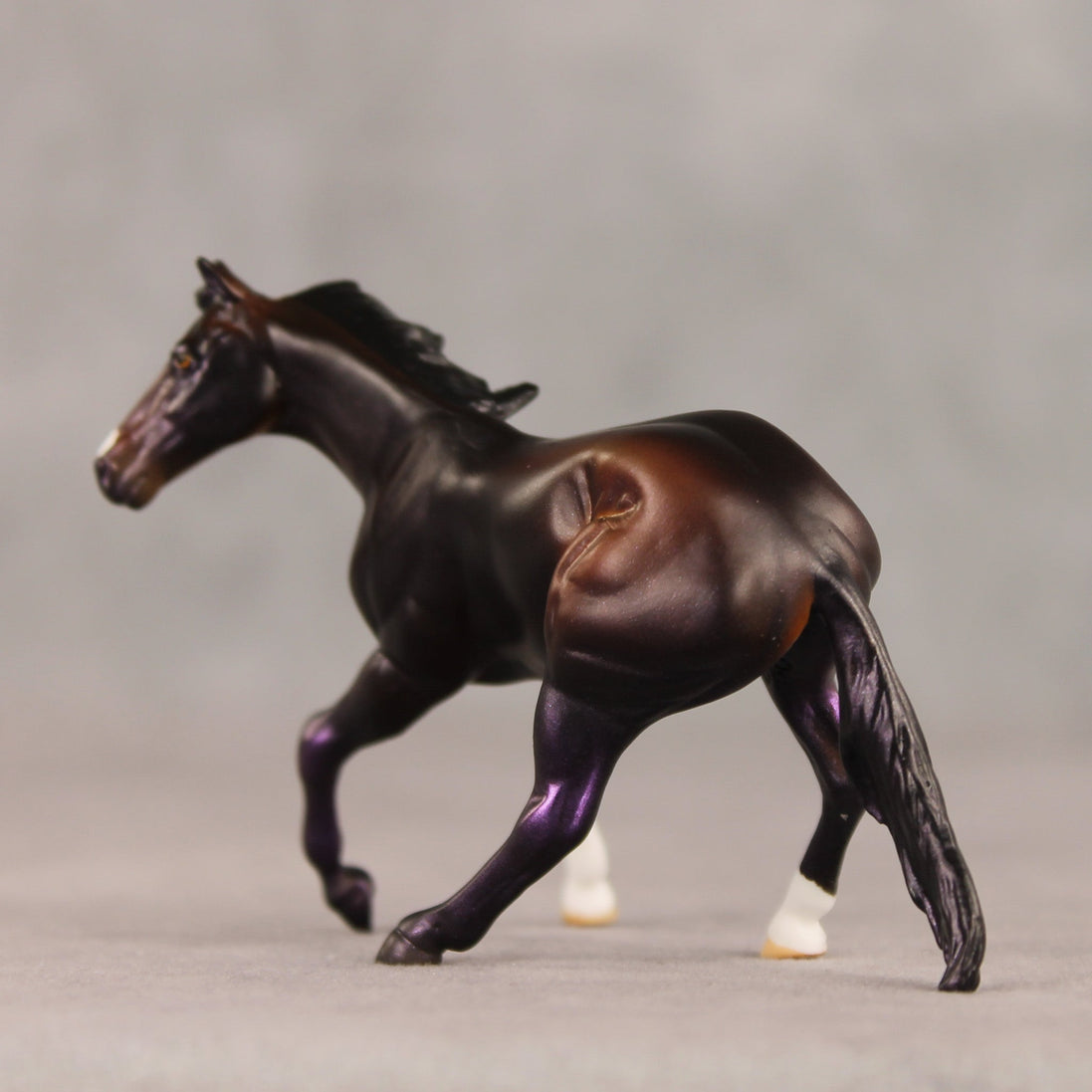 Violet Flash OOAK Chip Cutting Horse by Anna Rieck SHCF26