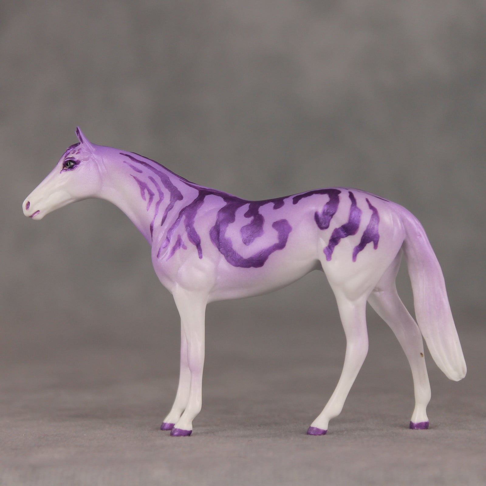 Whirly Pop OOAK Chip Thoroughbred  by Jess Hamill VV26