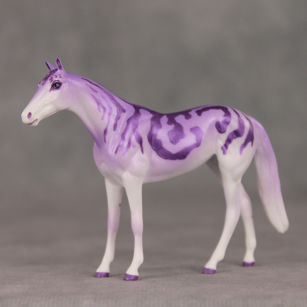 Whirly Pop OOAK Chip Thoroughbred  by Jess Hamill VV26