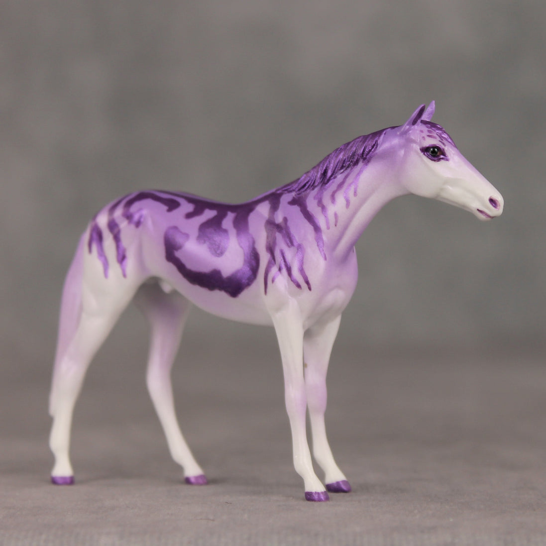 Whirly Pop OOAK Chip Thoroughbred  by Jess Hamill VV26