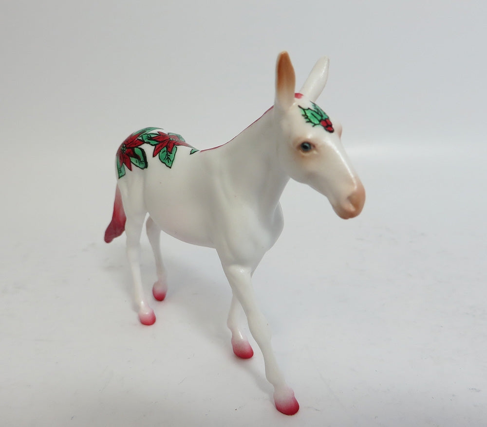 WHITE HEART-OOAK CHRISTMAS DECORATOR CHIP MULE WHS 2017