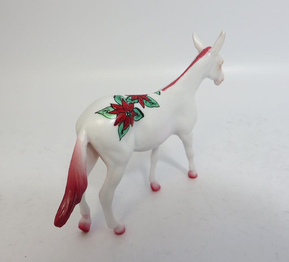 WHITE HEART-OOAK CHRISTMAS DECORATOR CHIP MULE WHS 2017