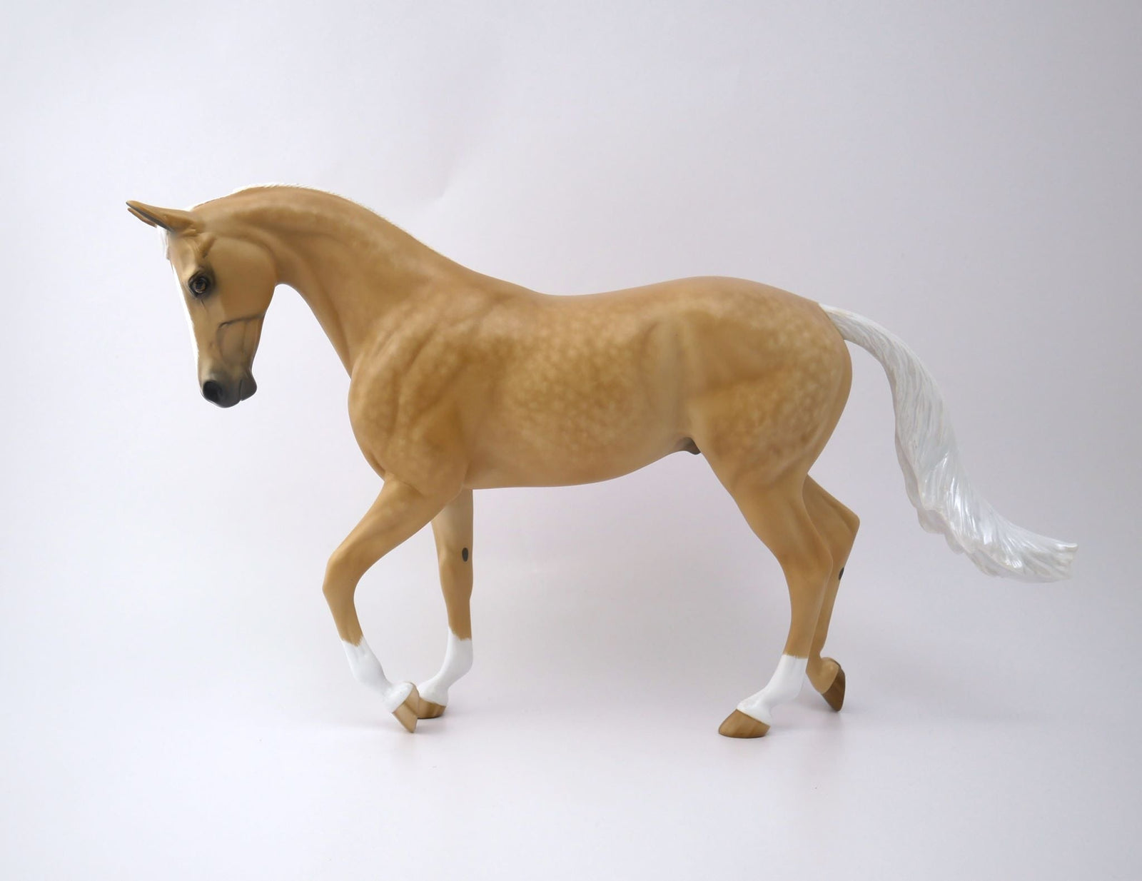 NORVILLE-OOAK DAPPLE PALOMINO THOROUGHBRED BY SHERYL LEISURE 6/20/30