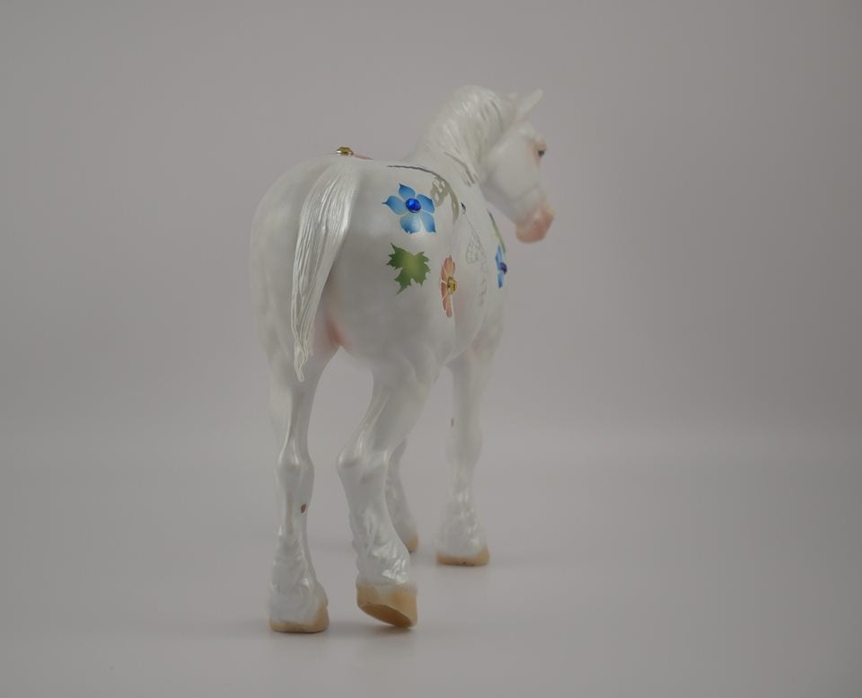 SUMMER DAZE-OOAK HEAVY DRAFT MARE DECORATOR MODEL HORSE 7/9/20