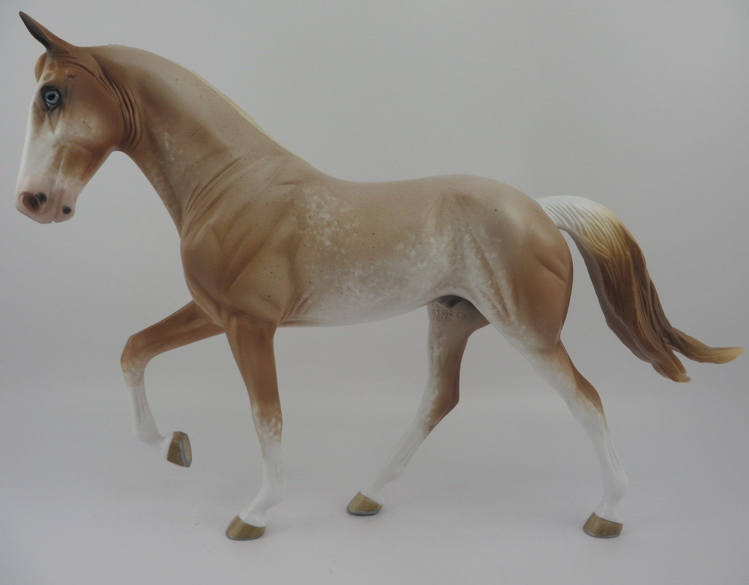 TOP NOTCH-OOAK CHESTNUT SABINO TENNESSEE WALKER MODEL HORSE BY SHERYL LEISURE 8/10/20