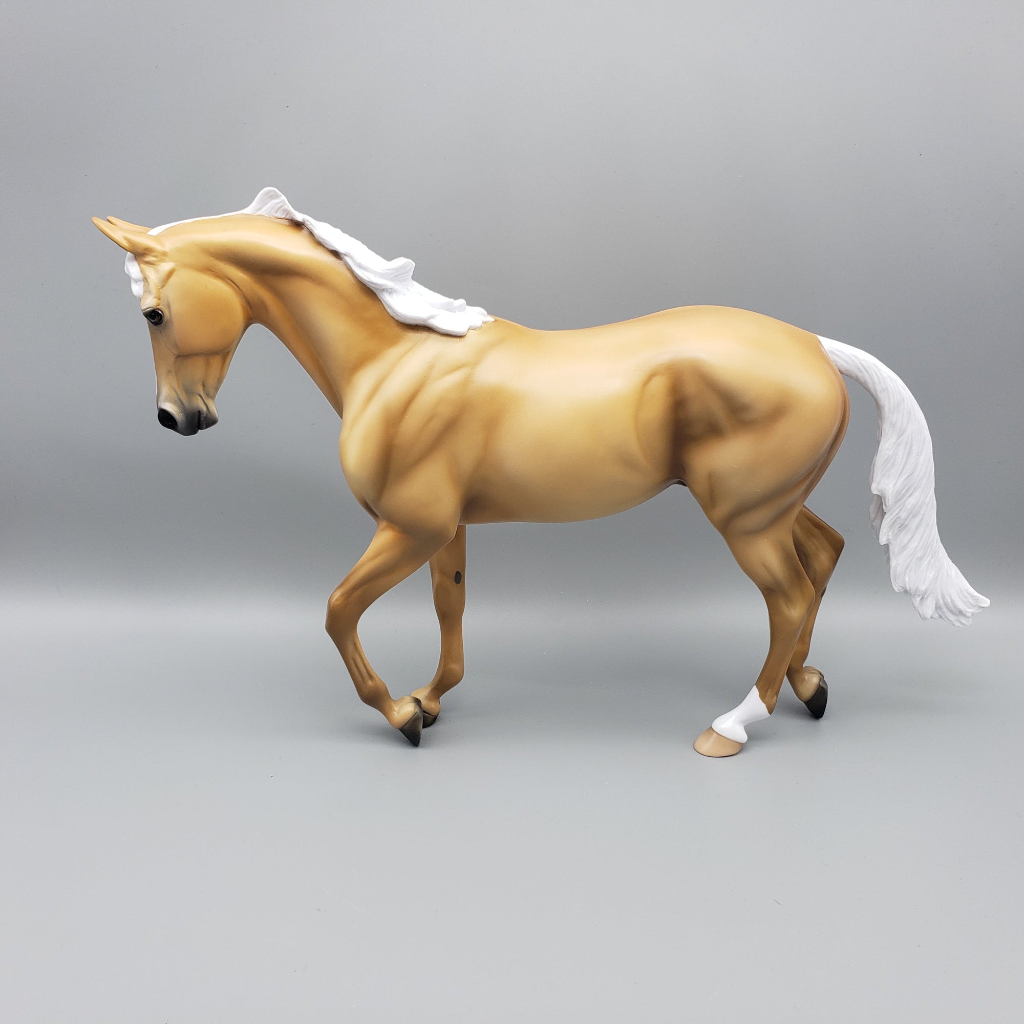 Saratoga OOAK Palomino Thoroughbred By Ellen Robbins EQ23