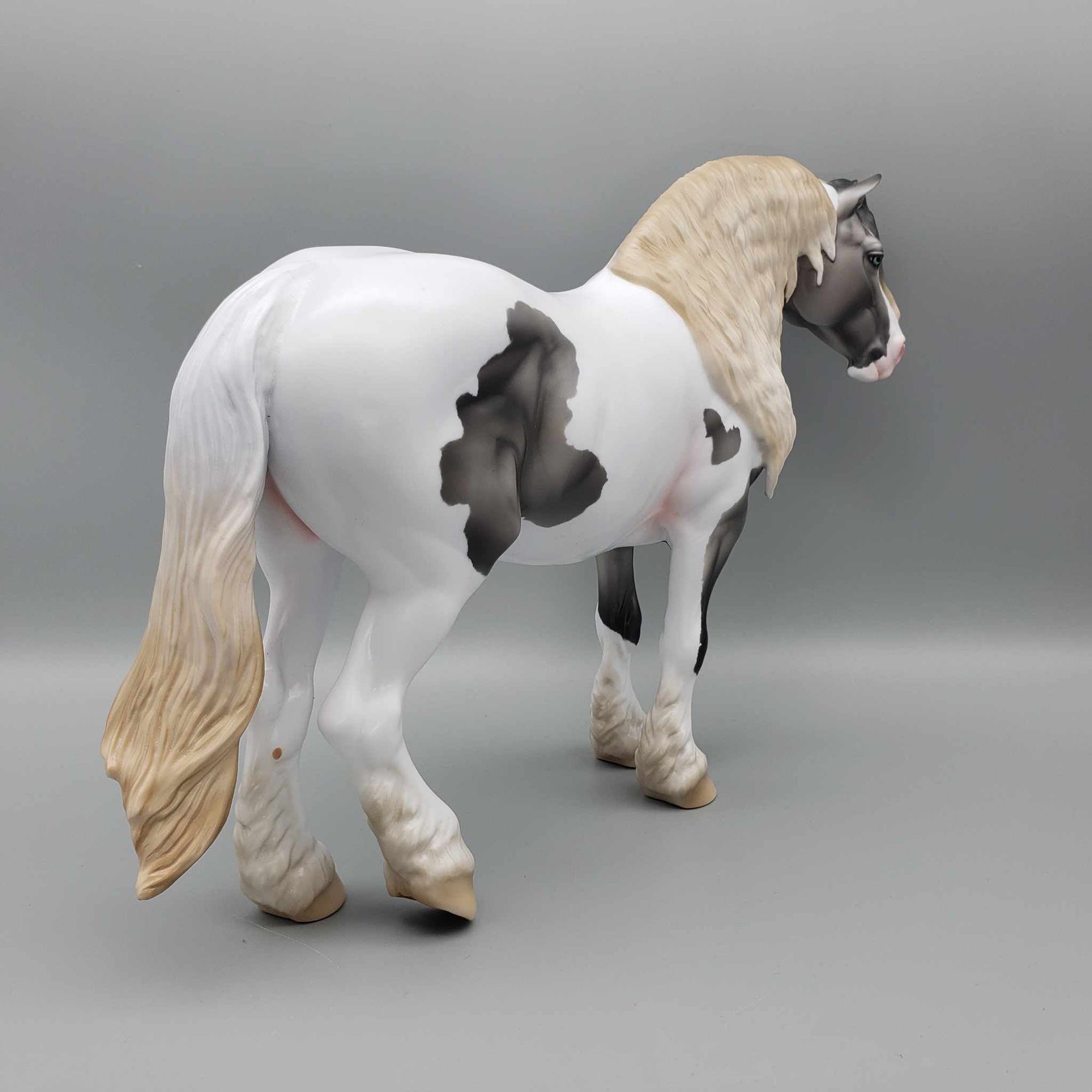 Old Friends LE20 Grey Pinto Heavy Draft By Ashley Palmer AoTH23