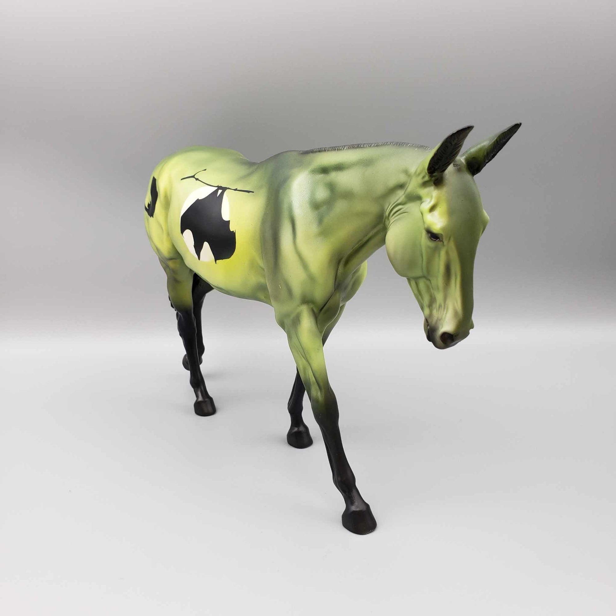 Magyar LE-18 (Bat Series) Halloween Deco Green Mule By Dawn Quick Moonlight Madness 2023 MM23