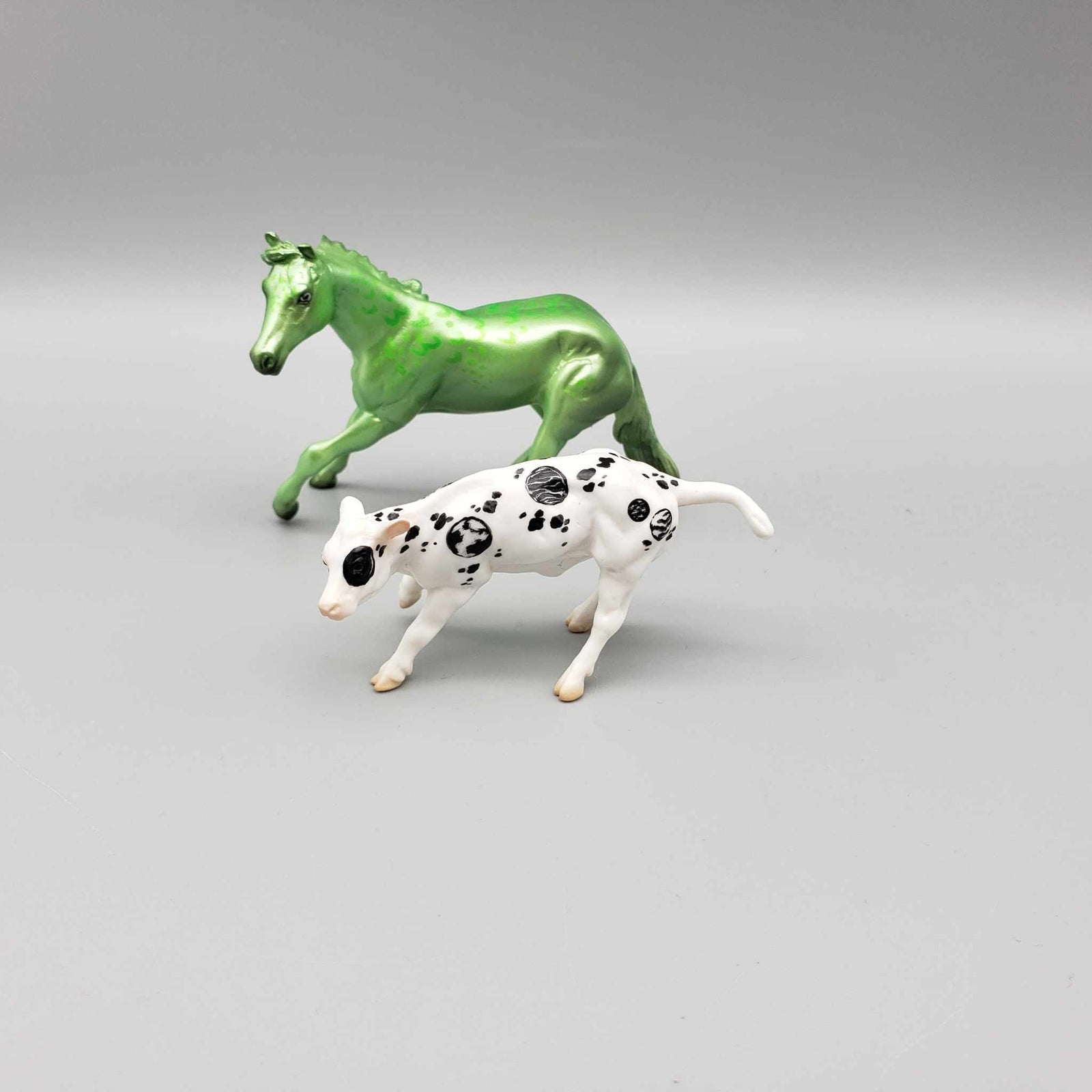 Ghevvaits & Calf OOAK Neon Green Blacklight Reactive Cutter & Alien Calf Chip LE-30 By Jess Hamill Moonlight Madness 2023 MM23