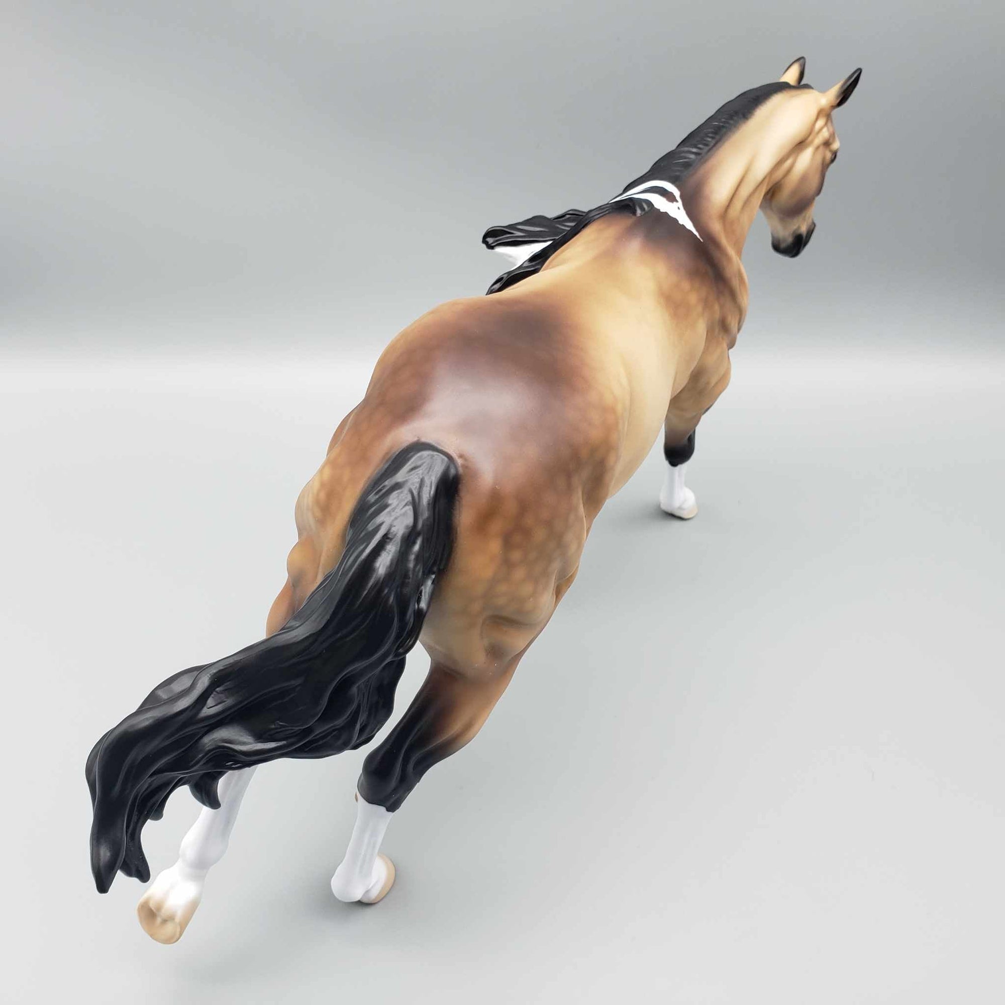 The Time Machine LE-30 Running Stock Horse in 2 Design Color Choices By Ellen Robbins Classic Literature Series 2023 CL23