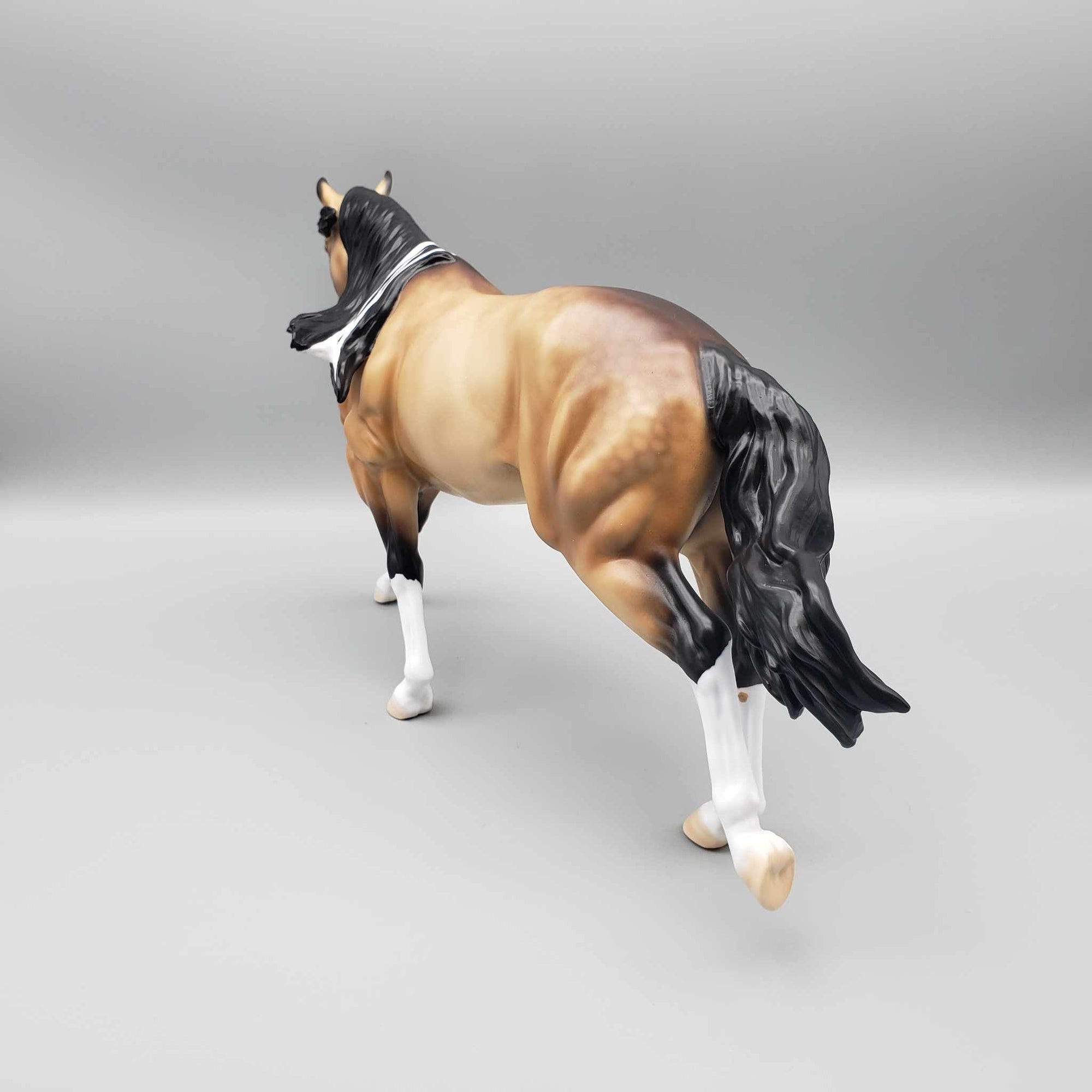 The Time Machine LE-30 Running Stock Horse in 2 Design Color Choices By Ellen Robbins Classic Literature Series 2023 CL23