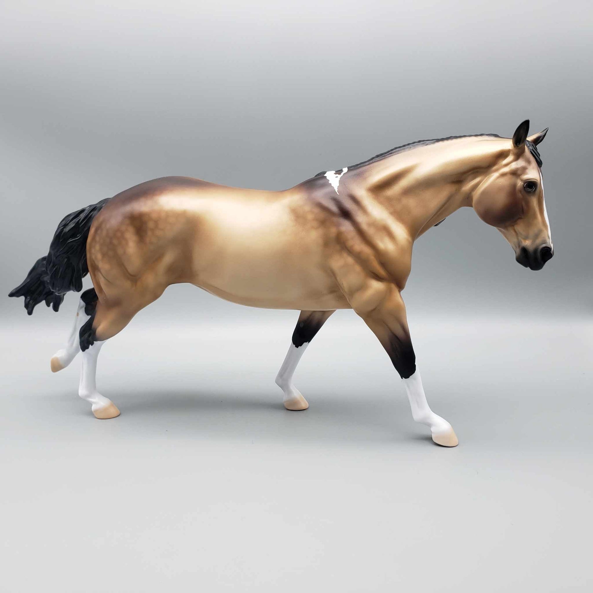 The Time Machine LE-30 Running Stock Horse in 2 Design Color Choices By Ellen Robbins Classic Literature Series 2023 CL23