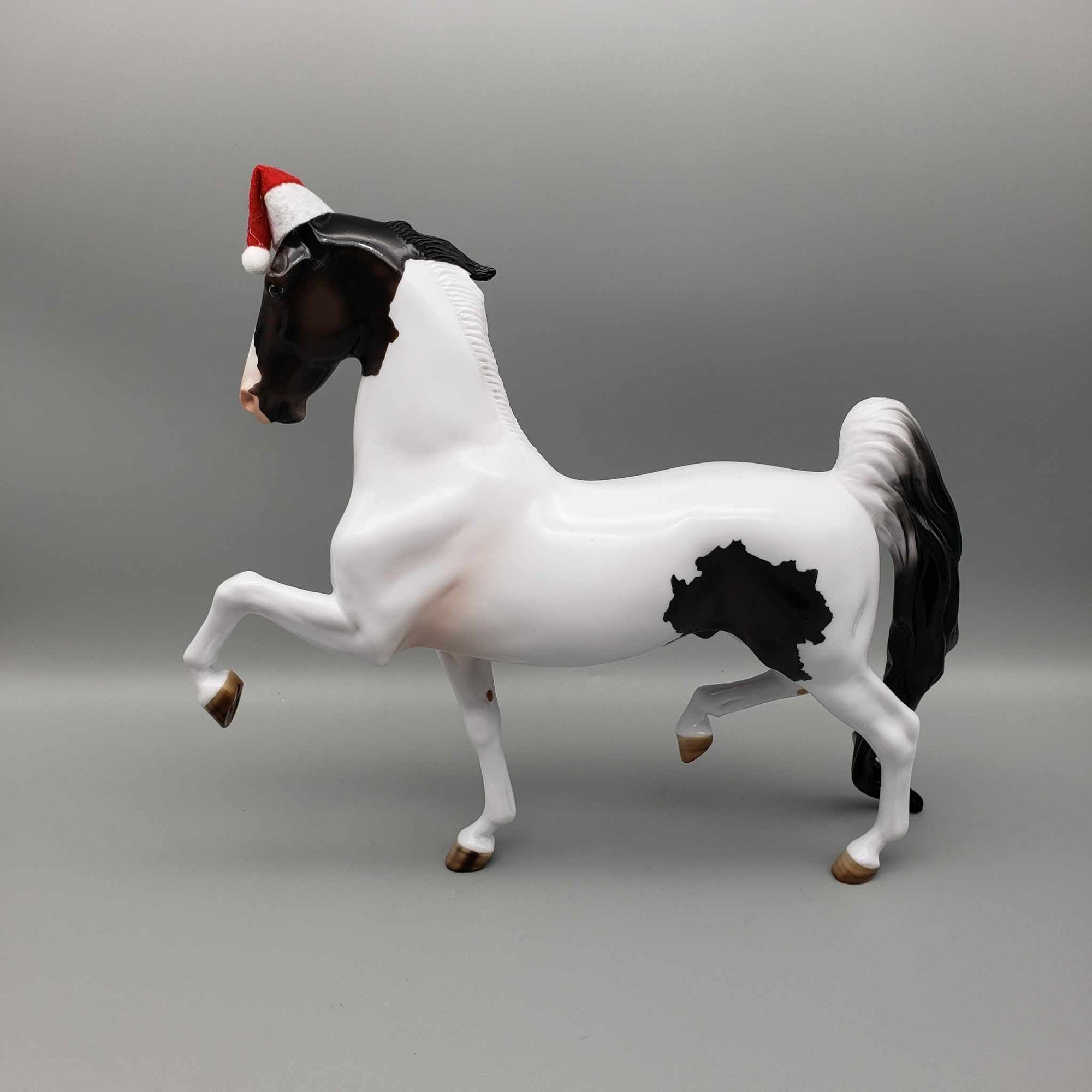 Santa&#39;s Helper OOAK Day Saddlebred By Angela Marleau With Removable Santa Hat Holiday Sale HS23